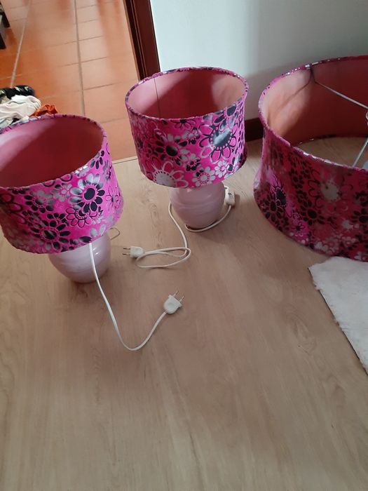 Conj de candeeiros 2mesas cabeceira e um de tecto