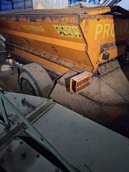 Rozsiewacz piast pronar