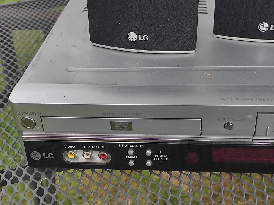 Odtwarzacz DVD VHS, Kino domowe LG LH-C360SE, pilot