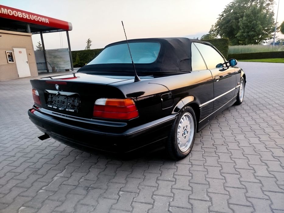 BMW 320i Cabrio E36
