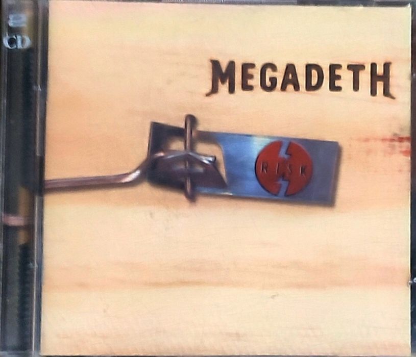 CDs de Metal usados, muito Bom Estado.