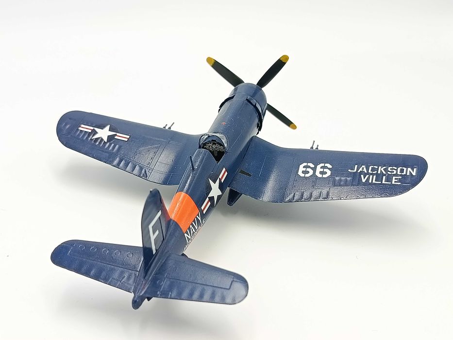 Model Samolotu F4U-4 Corsair Revell 1:72