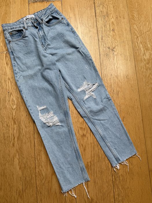 Джинси мом з потертостями і необробленим краєм denim xs