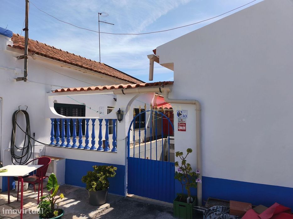 Moradia T3 + 1 com garagem box, em Caldas da Rainha - Leiria