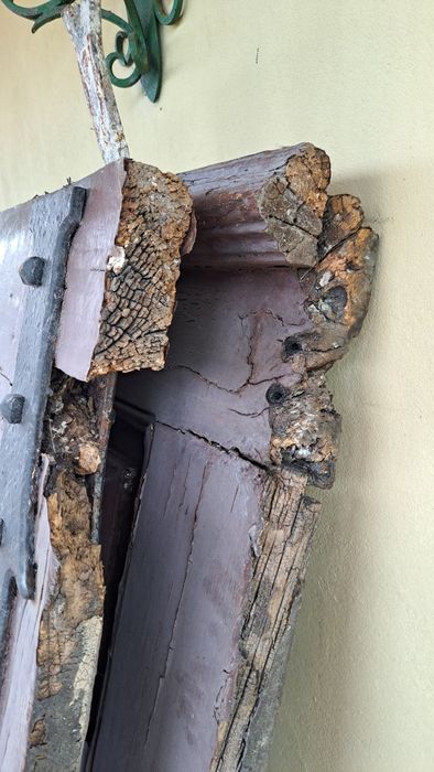 Portões em madeira maciça