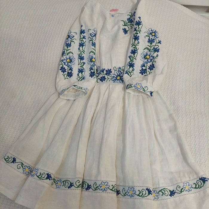 Вишите плаття лляне