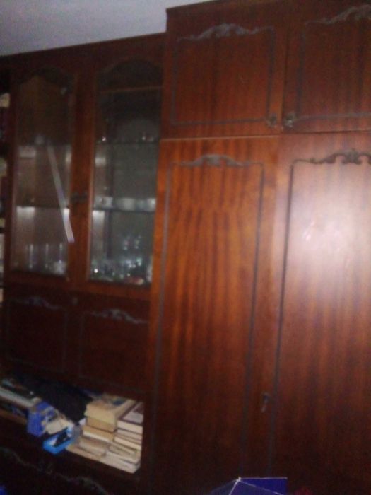 Продаю шкаф, стенку и деревянные кровати