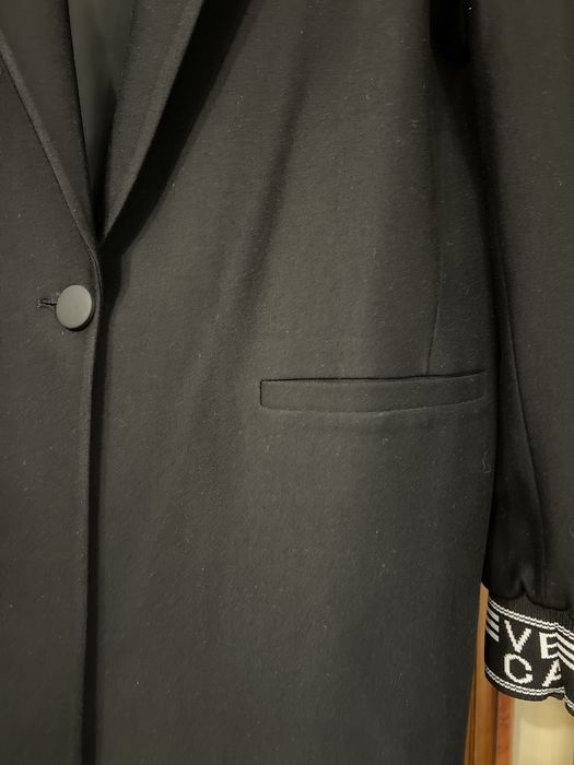 Жіночий чорний піджак на підкладці