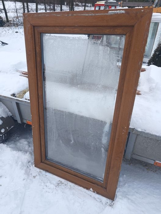 Okno 86x143 złoty dąb rozwierno uchylne plastikowe