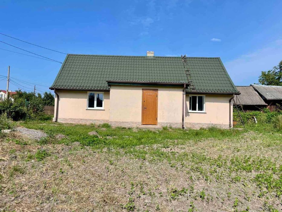 Продаж компактного будинку з земельною ділянкою Буський район с. Полоничі  30км від Львова.