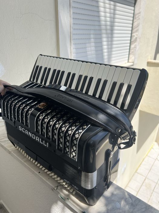 3* voz Acordeão de teclas italia Scandalli Mod 137 afinado + correias