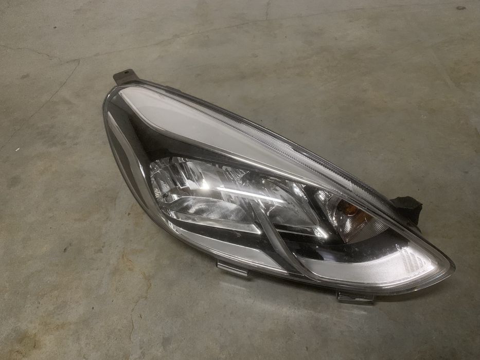 Farol otica direita original ford fiesta VII quase nova