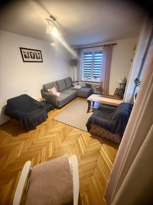 Sprzedam przestronne 2-pokojowe mieszkanie z balkonem