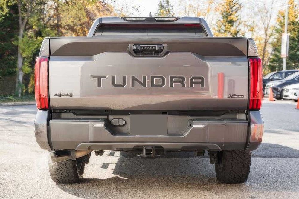 Toyota Tundra      2022