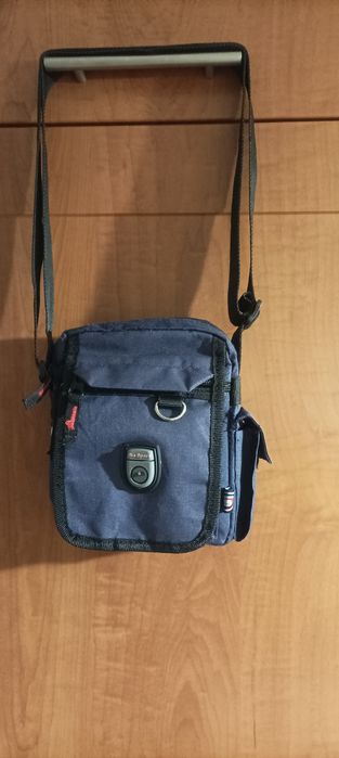 Torebka turystyczna na ramię.