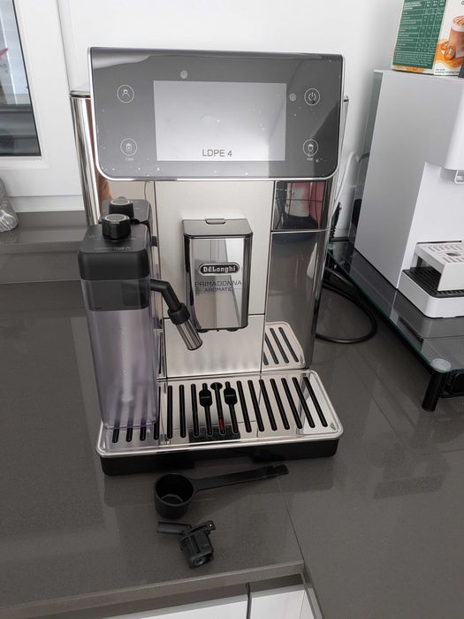 Vendo máquina de café delonghi