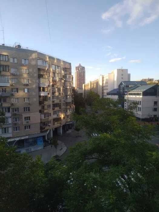 2к квартира Печерський район Кловській узвіз центр Києва метро Кловська Печерська Арсенальна
