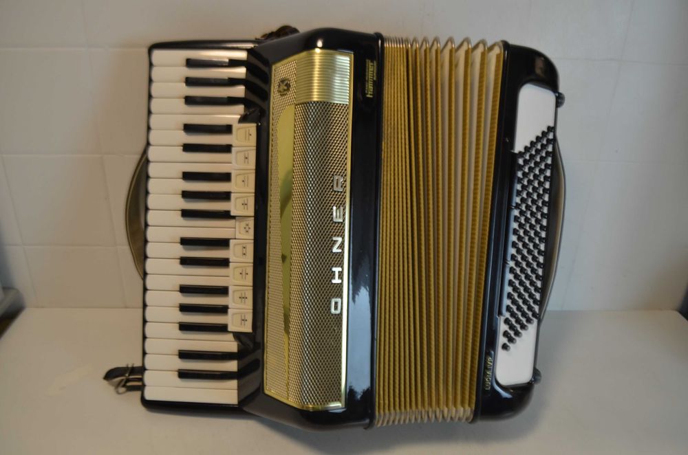 Acordeao Hohner Lucia III 3 Voz 96 Baixos, N. 4