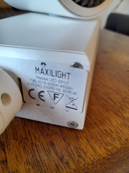 Zestaw 3 lamp 30W 4500 lm, szyny oraz gniazda