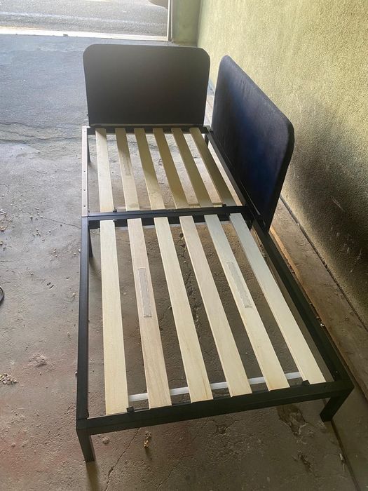 Vendo cama de solteiro com colchão