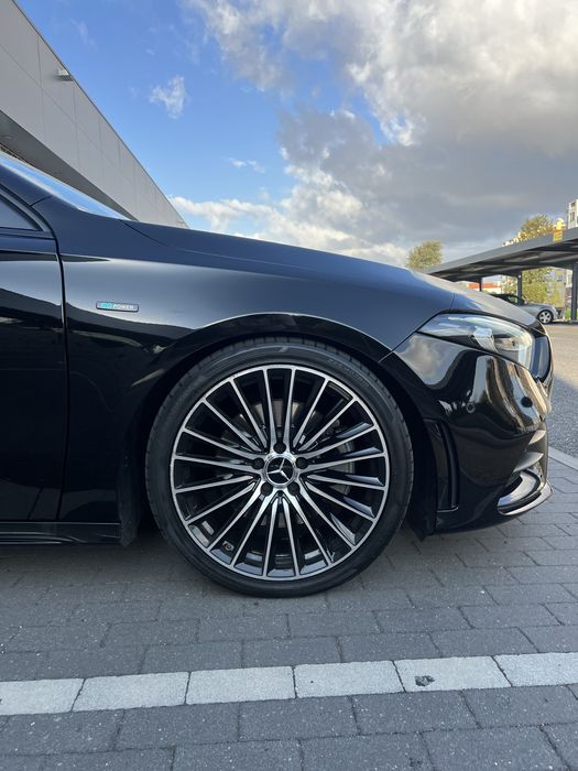 Mercedes A250e AMG Line