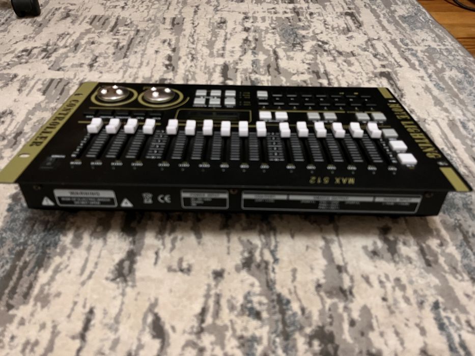 Пульт  світловий  dmx move lighting max 512