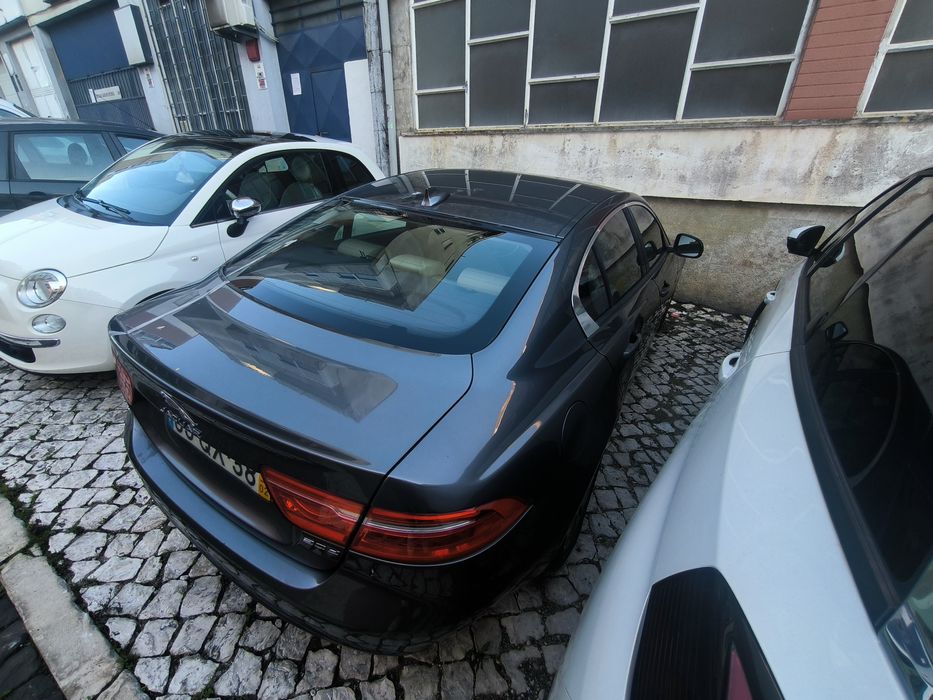 Jaguar XE 2.0 201664728230334338124