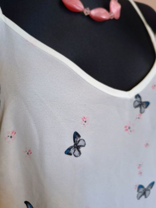 Lekka bluzeczka na ramiączkach r. XXL