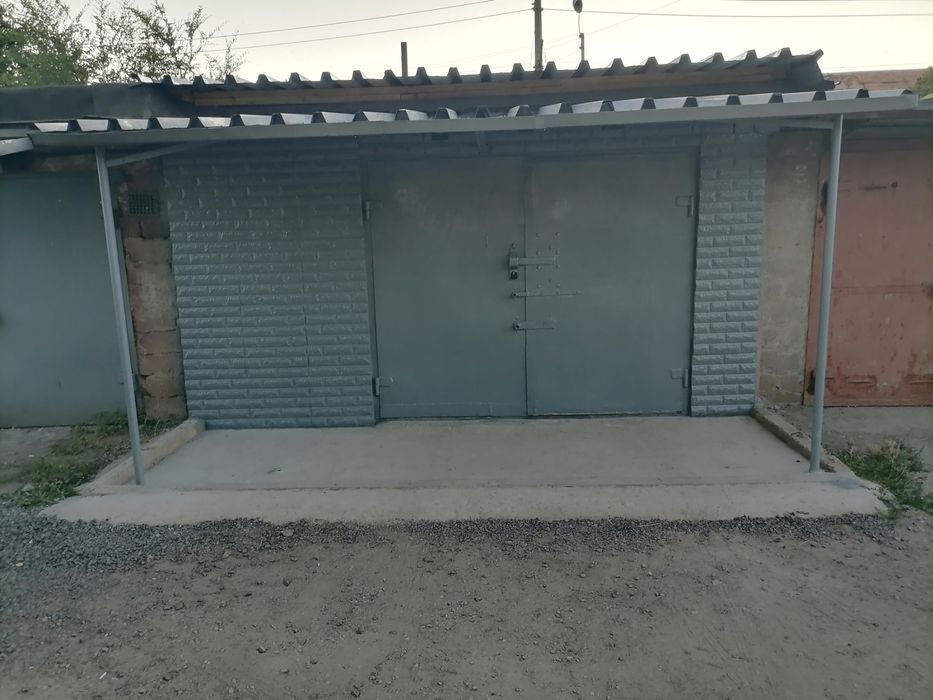 Продам капітальний гараж з документами на нерухомість
