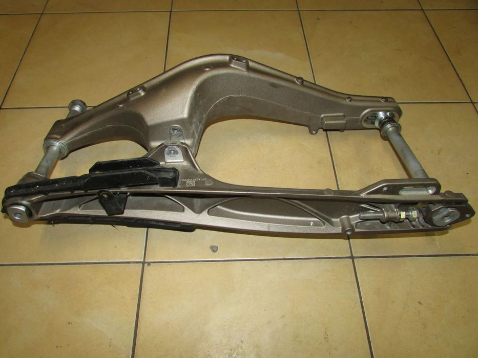 ZONTES G1 125 scrambler wahacz tył