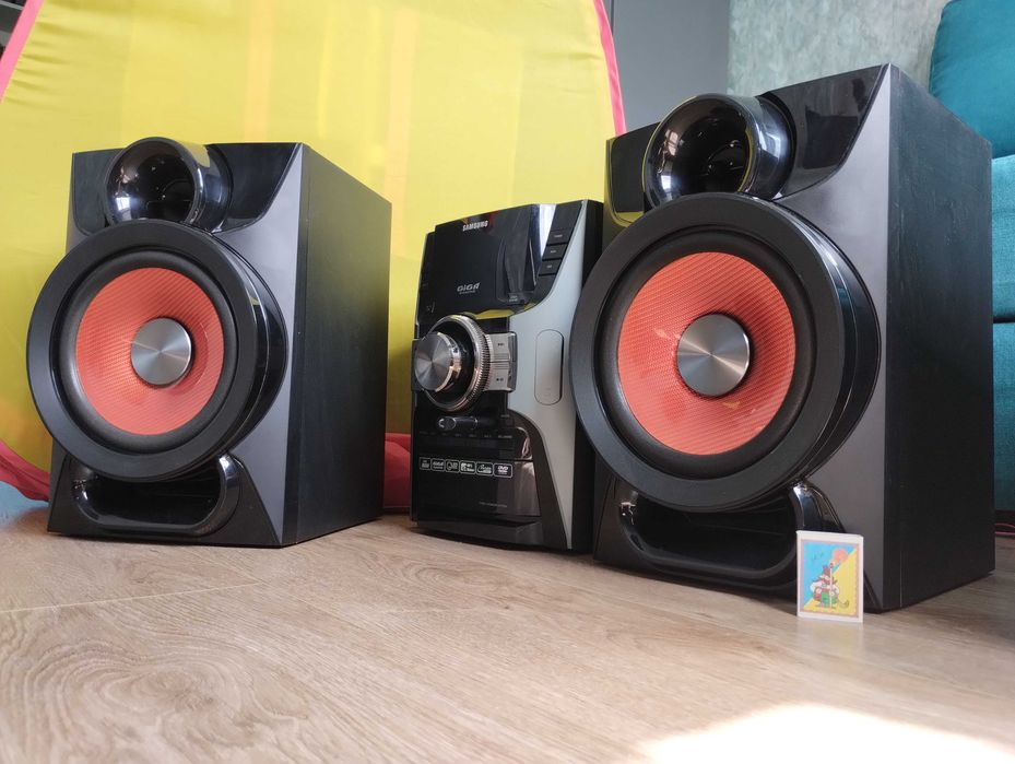 Караоке 500 Вт ( Блютуз / USB / CD / MP3 / DVD / AUX ) Муз центр ГИГА