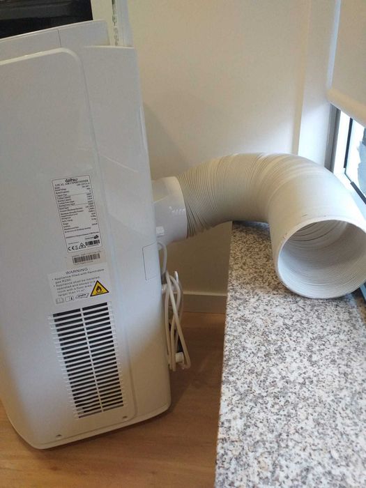 Cadeiras verdes Ikea / Cadeira alimentação c/apoio pés / 2 AC'S