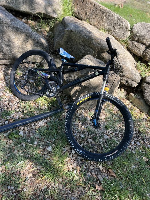 Bicicleta (com muitos extras)