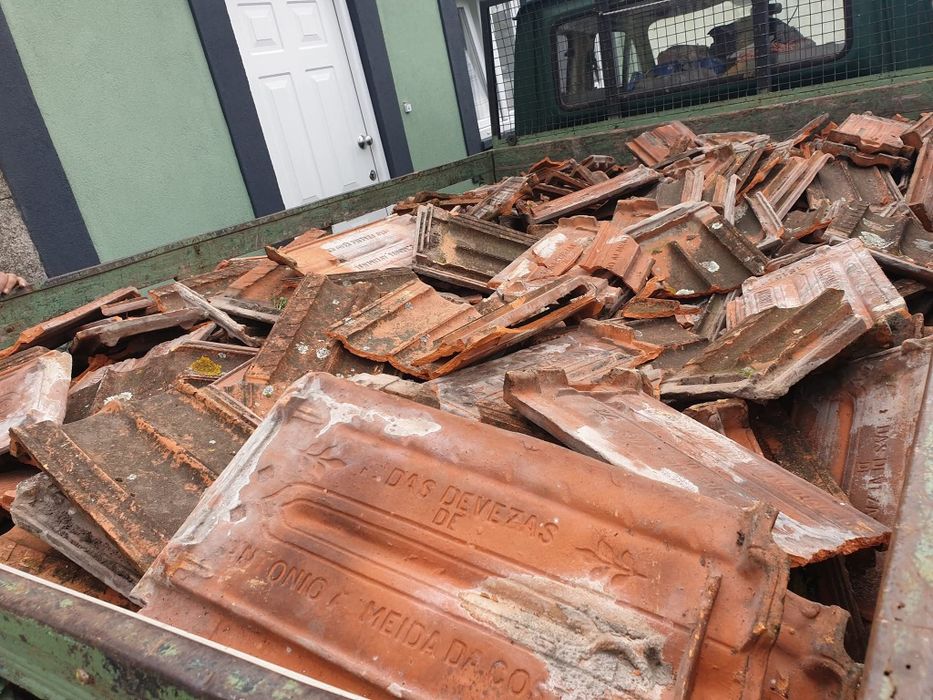 Faço cargas de entulho