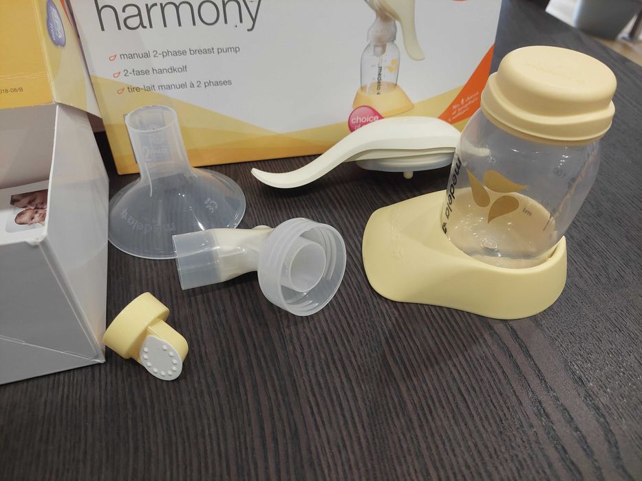 Extrator de leite manual + coletor de leite Medela