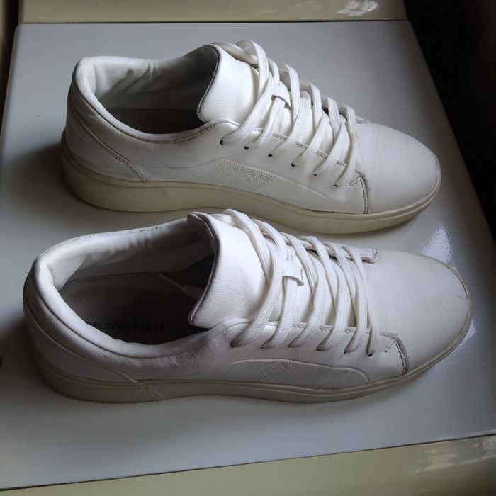 Кросовкі 42 білі