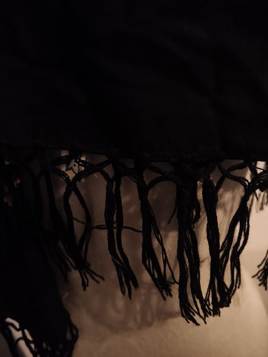 Stara chusta w róże z frędzlami 183