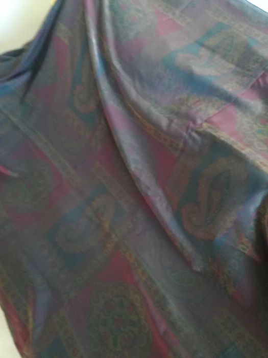 Peça de tecido seda para vestuário ou decoração