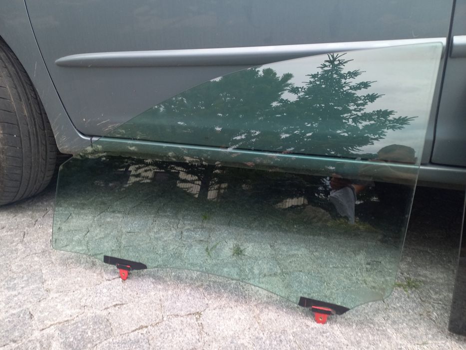 Toyota Sienna szyba boczna lewa przód tył 2003 do 2009