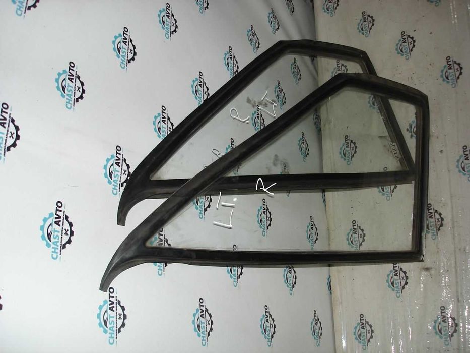 Стекло-уголок (форточка) Мерседес Спринтер 901-903 / Фольксваген 35