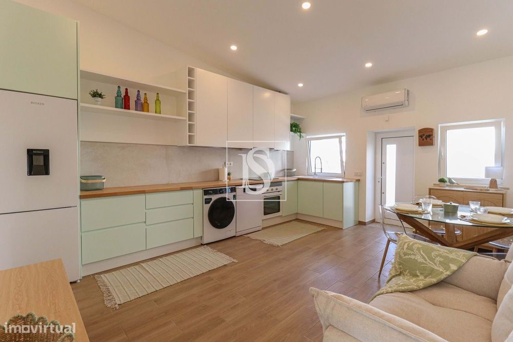 Moradia renovada  com quintal de 140m2 no centro de Lagoa