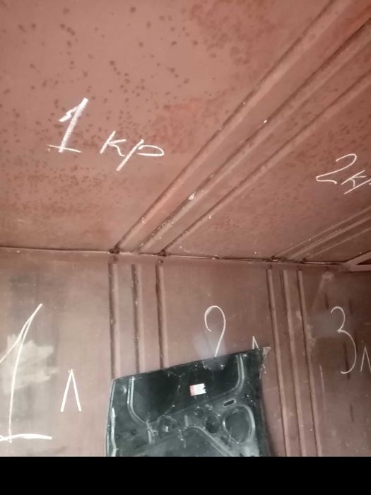 Гараж розібраний на вивіз.