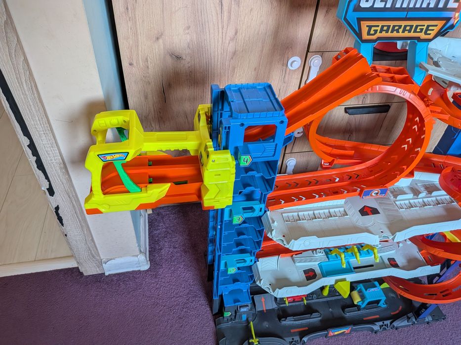 Hot Wheels Ultimate Garage Smok
