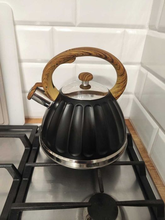 Czarny Czajnik Na Gaz Indukcja 3 Litry Drewniana Rączka Gwizdek