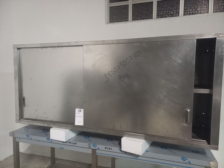 Armários parede inox