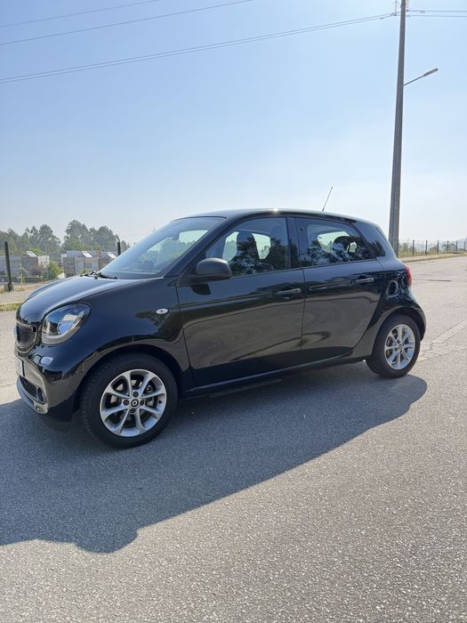Smart ForFour eletrico 40.000km com gatantia ate dezembro 2027 na marca