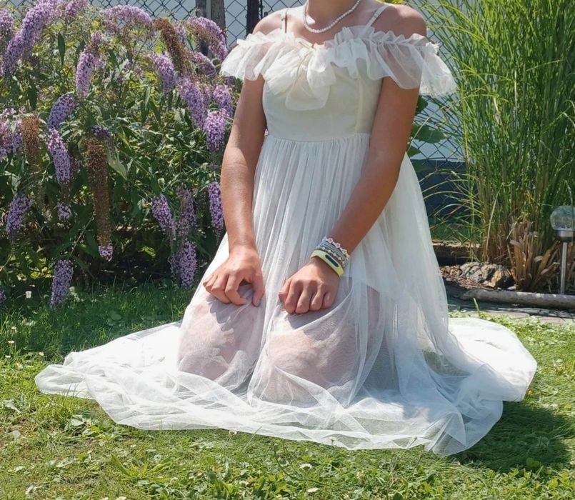 Piękna tiulowa sukienka