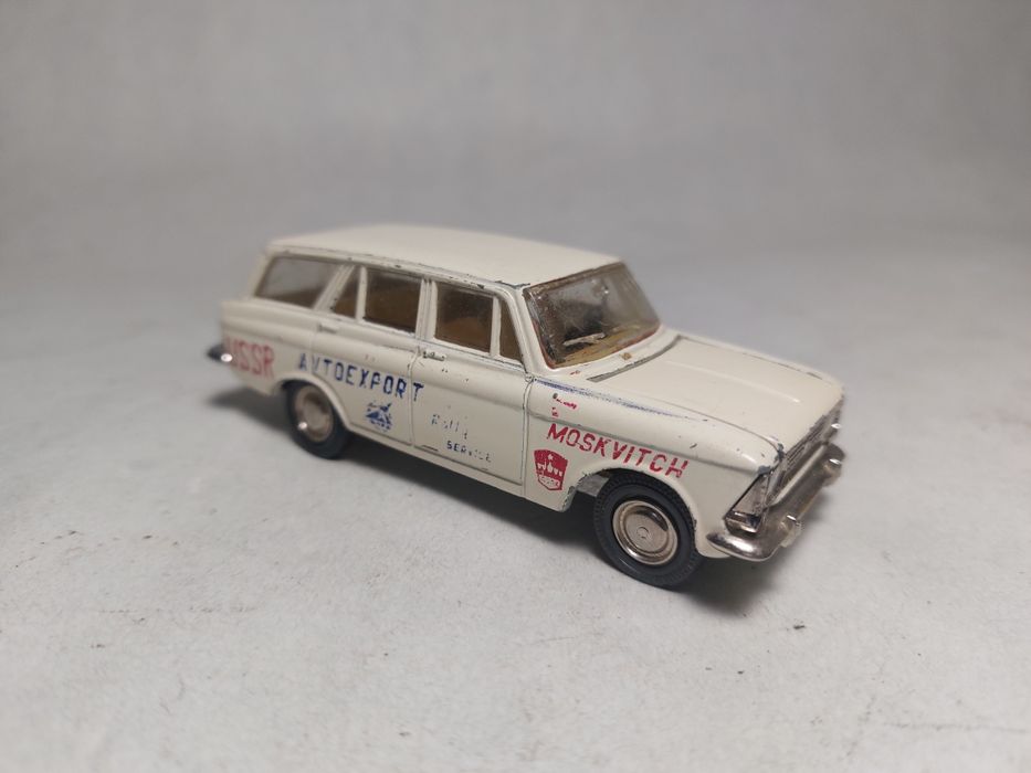 Модель 1:43 москвич ралли