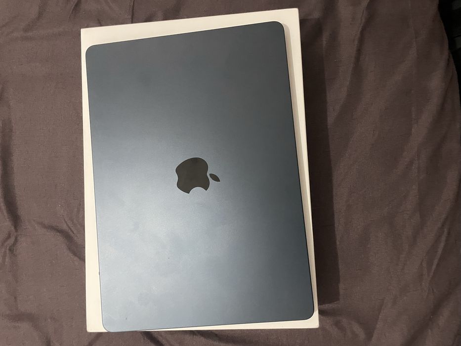 Macbook M4 Air 16GB/256gb SSD 13”