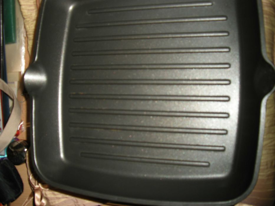 Patelnia grilowa kwadratowa  Duka 28 cm